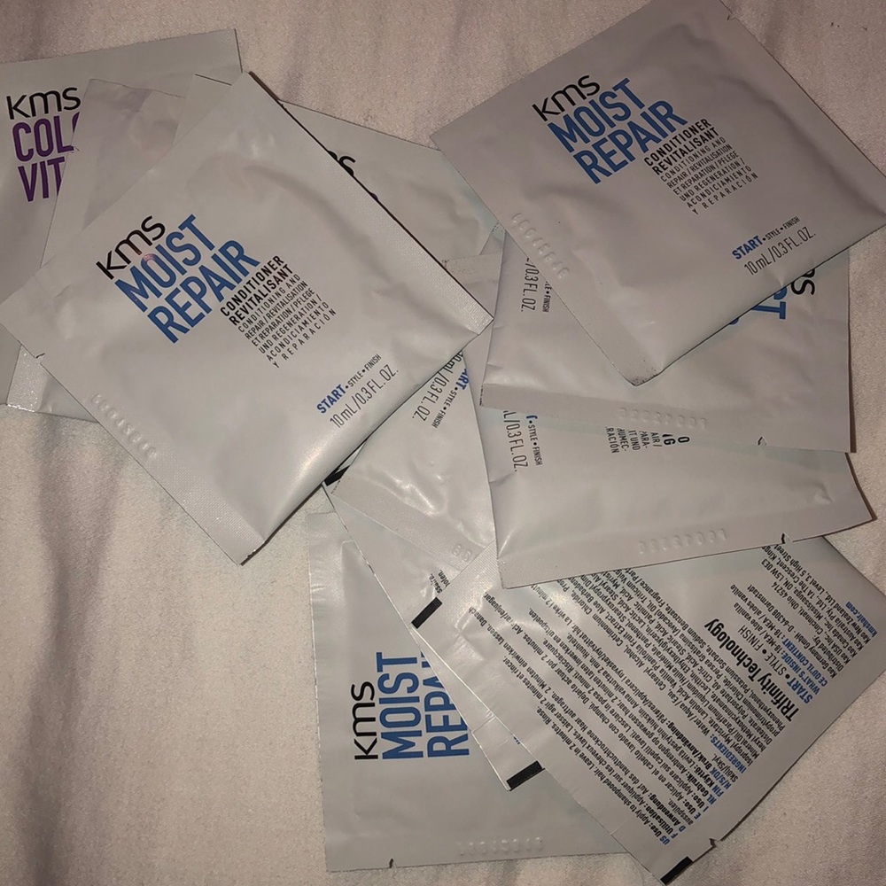 11 sample packets of KMS shampoo/conditioner
